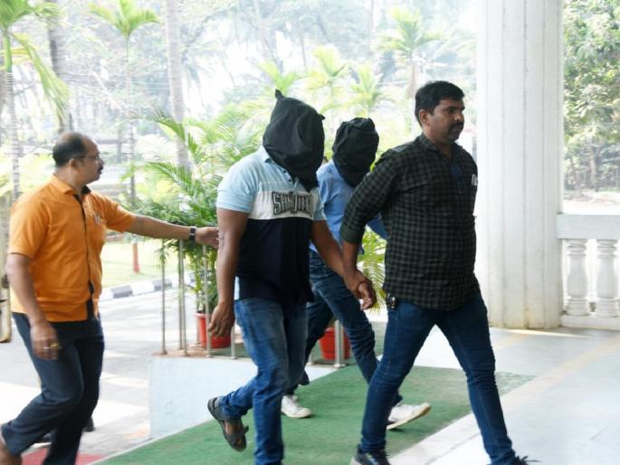 police, who were protecting the public, caught by police for robbing | जनतेचे रक्षण करणारे पोलिसच निघाले दरोडेखोर; दोघांच्या आवळल्या मुसक्या, एकजण फरार police, who were protecting the public, caught by police for robbing | जनतेचे रक्षण करणारे पोलिसच निघाले दरोडेखोर; दोघांच्या आवळल्या मुसक्या, एकजण फरार