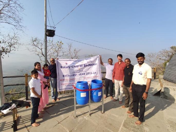 Mulgaon Khandoba Temple Hilltop Garbage Bins facility for cleanliness | स्वच्छतेसाठी मुळगाव खंडोबा मंदिर डोंगरावरर कचऱ्याच्या डब्यांची सोय Mulgaon Khandoba Temple Hilltop Garbage Bins facility for cleanliness | स्वच्छतेसाठी मुळगाव खंडोबा मंदिर डोंगरावरर कचऱ्याच्या डब्यांची सोय