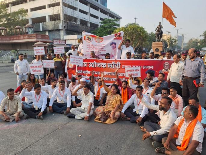 agitation of the entire Maratha community in Navi Mumbai | नवी मुंबईत सकल मराठा समाजाची निदर्शने agitation of the entire Maratha community in Navi Mumbai | नवी मुंबईत सकल मराठा समाजाची निदर्शने