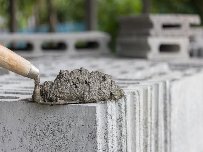 Death of a worker due to pain during construction excavation three seriously injured | बांधकामाच्या खोदकामावेळी दरड पडून कामगाराचा मृत्यू; तीन जण गंभीर जखमी Death of a worker due to pain during construction excavation three seriously injured | बांधकामाच्या खोदकामावेळी दरड पडून कामगाराचा मृत्यू; तीन जण गंभीर जखमी