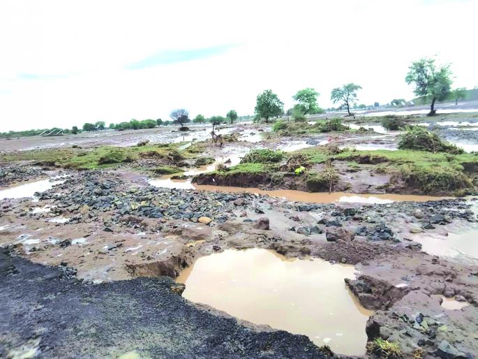 Parents are stunned in politics! | पाल्य विवंचनेत, पालक मात्र राजकारणात दंग!