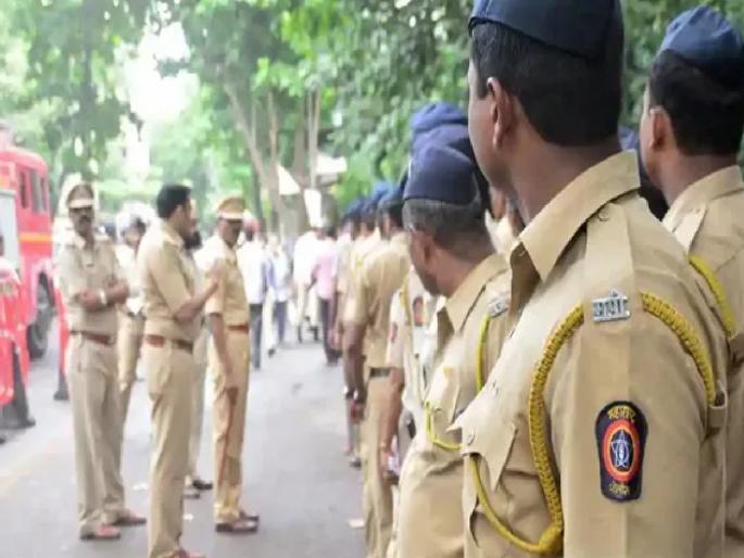 No one will come to take back mobile, watch, bag | कुणाचा मोबाईल, कुणाचे घड्याळ परत घ्यायला कुणी येईना; काही २०, तर काही ४० वर्षांपूर्वीचे No one will come to take back mobile, watch, bag | कुणाचा मोबाईल, कुणाचे घड्याळ परत घ्यायला कुणी येईना; काही २०, तर काही ४० वर्षांपूर्वीचे