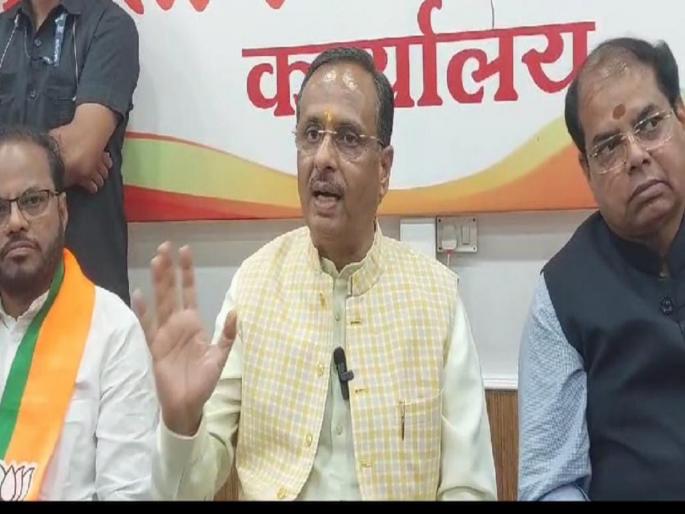 even if the candidature is not announced voters will cast their votes by looking at pm modi image said dinesh sharma | उमेदवारी जाहीर झाली नसली तरी मतदार मोदींच्या छबीकडे पाहून मतदान करतील: दिनेश शर्मा even if the candidature is not announced voters will cast their votes by looking at pm modi image said dinesh sharma | उमेदवारी जाहीर झाली नसली तरी मतदार मोदींच्या छबीकडे पाहून मतदान करतील: दिनेश शर्मा