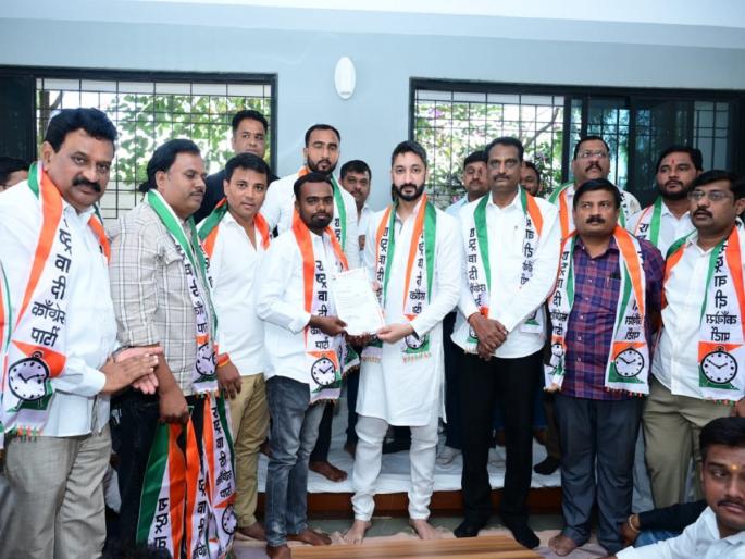 Baramati Lok Sabha elections are in the hands of the third generation of Pawars, Jai Pawar's Baramati constituency has started | बारामतीत लोकसभा निवडणुकीची सुत्रे पवारांच्या तिसऱ्या पिढीच्या हाती, जय पवार यांचे दाैरे सुरु Baramati Lok Sabha elections are in the hands of the third generation of Pawars, Jai Pawar's Baramati constituency has started | बारामतीत लोकसभा निवडणुकीची सुत्रे पवारांच्या तिसऱ्या पिढीच्या हाती, जय पवार यांचे दाैरे सुरु