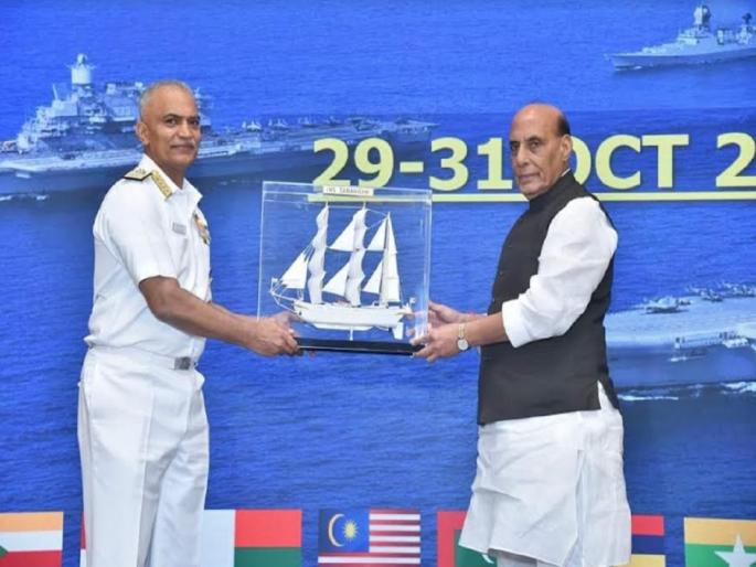 Share surveillance data to prevent unregulated fishing - Defense Minister Rajnath Singh | अनियंत्रित मासेमारी रोखण्यासाठी पाळत ठेवून डेटा सामायिक करा - संरक्षणमंत्री राजनाथ सिंह