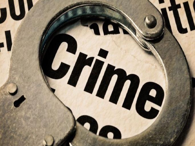 work in a hotel all day; Stole purse on way home, incident in beed | बीडमधील प्रकार : दिवसभर हॉटेलमध्ये काम; घरी जाताना चोरली पर्स work in a hotel all day; Stole purse on way home, incident in beed | बीडमधील प्रकार : दिवसभर हॉटेलमध्ये काम; घरी जाताना चोरली पर्स