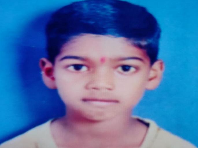 A child who went swimming with friends drowned | मित्रांसोबत पोहण्यासाठी गेलेल्या बालकाचा बुडून मृत्यू A child who went swimming with friends drowned | मित्रांसोबत पोहण्यासाठी गेलेल्या बालकाचा बुडून मृत्यू