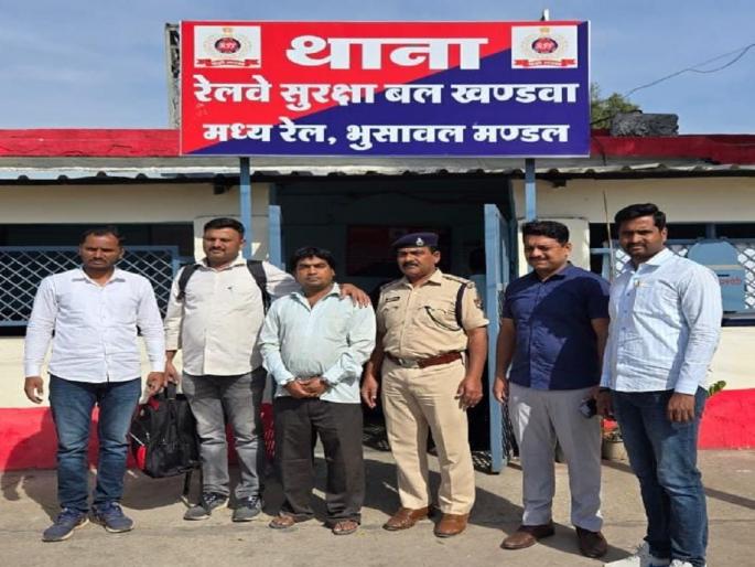 Theft committed by a servant exposed, accused arrested from Madhya Pradesh | नोकराने केलेली चोरी उघड, आरोपीला मध्यप्रदेश येथून अटक Theft committed by a servant exposed, accused arrested from Madhya Pradesh | नोकराने केलेली चोरी उघड, आरोपीला मध्यप्रदेश येथून अटक