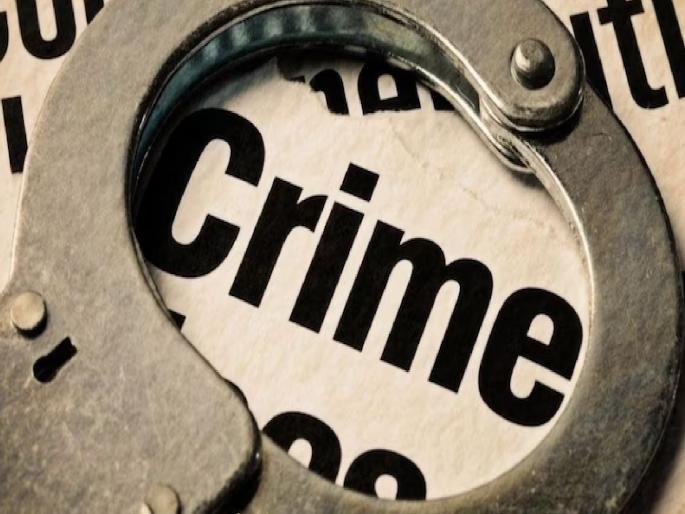 came to polish jewels and looted mother-in-law and daughter-in-law | दागिने पॉलिश करण्याच्या बहाण्यानं आले; सासू-सुनास पावणेदोन लाखाला गंडवले came to polish jewels and looted mother-in-law and daughter-in-law | दागिने पॉलिश करण्याच्या बहाण्यानं आले; सासू-सुनास पावणेदोन लाखाला गंडवले