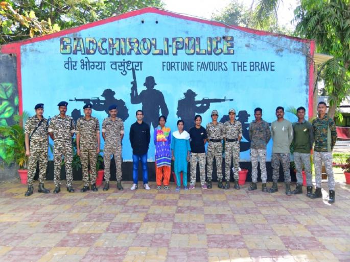 Maoist couple along with woman surrender, reward of Rs 38 lakhs was on the three | जहाल माओवादी दाम्पत्यासह महिलेचे आत्मसमर्पण, तिघांवर होते ३८ लाखांचे बक्षीस