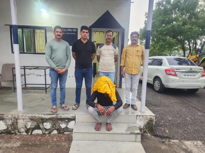 Couple arrested for abducting minor girl | अल्पवयीन मुलीस पळवून नेणाऱ्या जोडप्याला अटक Couple arrested for abducting minor girl | अल्पवयीन मुलीस पळवून नेणाऱ्या जोडप्याला अटक