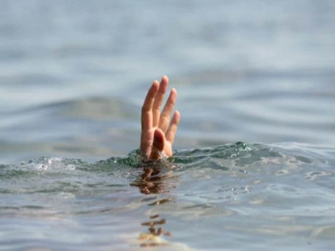 Two drowned in Thane; body of one was found, the other is missing | ठाण्यात दोघे बुडाले; एकाचा मृतदेह सापडला, दुसरा बेपत्ता Two drowned in Thane; body of one was found, the other is missing | ठाण्यात दोघे बुडाले; एकाचा मृतदेह सापडला, दुसरा बेपत्ता