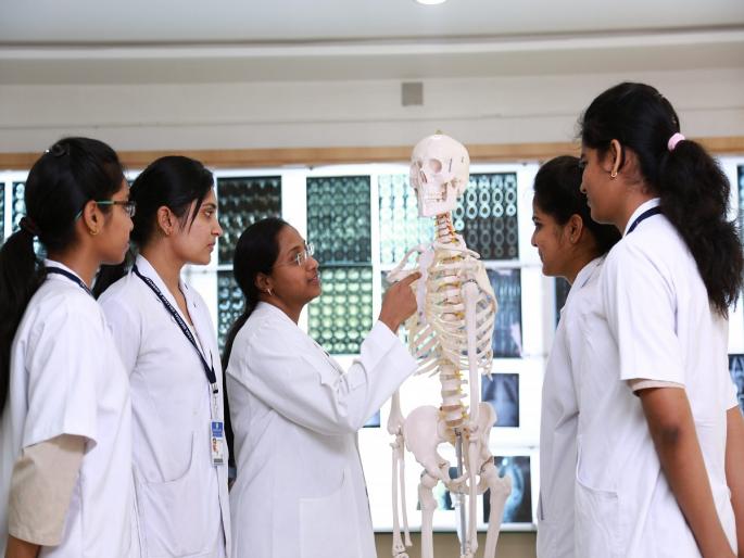 Affiliation of health university to eight medical colleges | आठ वैद्यकीय महाविद्यालयांना अखेर आरोग्य विद्यापीठाची संलग्नता Affiliation of health university to eight medical colleges | आठ वैद्यकीय महाविद्यालयांना अखेर आरोग्य विद्यापीठाची संलग्नता