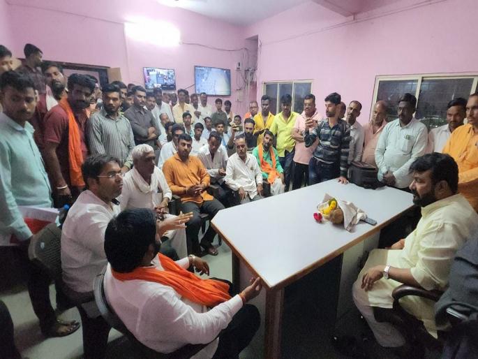 MP hemant patil's direct call to CM for market committee shed | बाजार समितीच्या शेडसाठी खासदारांचा थेट मुख्यमंत्र्यांना कॉल MP hemant patil's direct call to CM for market committee shed | बाजार समितीच्या शेडसाठी खासदारांचा थेट मुख्यमंत्र्यांना कॉल