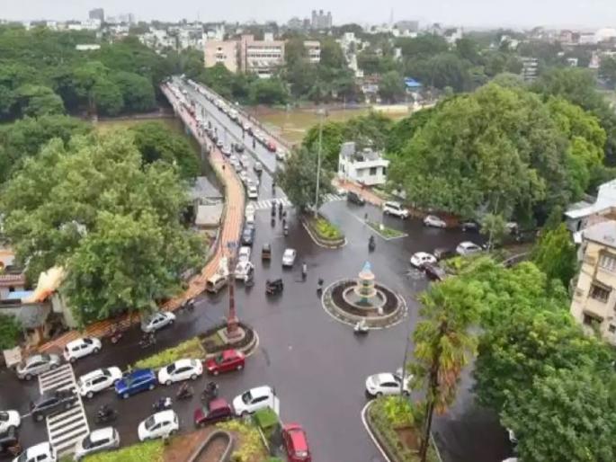 Even in Pune now comprehensive cleanliness, Chief Minister's order: City roads to be washed with water | पुण्यातही आता सर्वंकष स्वच्छता, मुख्यमंत्र्यांचे आदेश: पाण्याने धुतले जाणार शहरातील रस्ते Even in Pune now comprehensive cleanliness, Chief Minister's order: City roads to be washed with water | पुण्यातही आता सर्वंकष स्वच्छता, मुख्यमंत्र्यांचे आदेश: पाण्याने धुतले जाणार शहरातील रस्ते