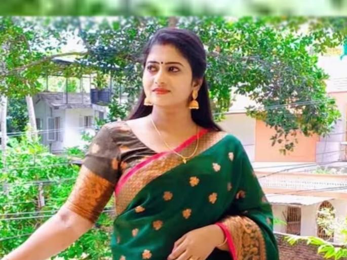 35-year-old south actress Renjusha Menon found dead at her flat, know here details   | ३५ वर्षीय अभिनेत्रीनं जीवन संपवलं; काही तासांपूर्वीच केली होती शेवटची पोस्ट  35-year-old south actress Renjusha Menon found dead at her flat, know here details   | ३५ वर्षीय अभिनेत्रीनं जीवन संपवलं; काही तासांपूर्वीच केली होती शेवटची पोस्ट