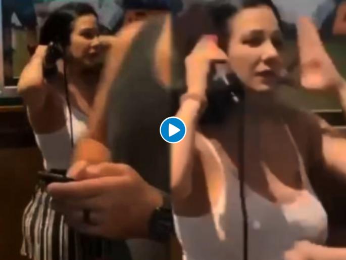 Video : Woman styling her hair in restaurant watch viral video | VIDEO : हॉटेलमध्ये अचानक असं काही करू लागली महिला, बघणारे बघतच राहिले..... Video : Woman styling her hair in restaurant watch viral video | VIDEO : हॉटेलमध्ये अचानक असं काही करू लागली महिला, बघणारे बघतच राहिले.....