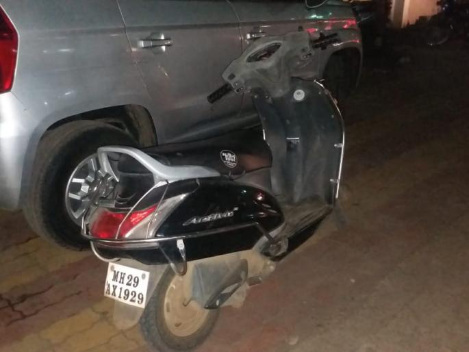 A 17-year-old girl was arrested by the citizens of Chakuhala, the assailants | 17 वर्षीय तरुणीवर चाकूहल्ला, हल्लेखोरास नागरिकांनी पकडले A 17-year-old girl was arrested by the citizens of Chakuhala, the assailants | 17 वर्षीय तरुणीवर चाकूहल्ला, हल्लेखोरास नागरिकांनी पकडले