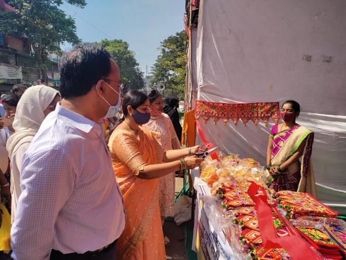 "Encourage self-help groups by buying items created by women's self-help groups bhiwandi Mayor | "महिला बचत गटाने निर्माण केलेल्या वस्तू खरेदी करून बचत गटाला प्रोत्साहित करा" "Encourage self-help groups by buying items created by women's self-help groups bhiwandi Mayor | "महिला बचत गटाने निर्माण केलेल्या वस्तू खरेदी करून बचत गटाला प्रोत्साहित करा"