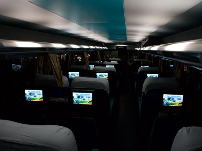 A cleaner raped a young woman in a luxury bus running from Nagpur to Pune | नागपूर-पुणे धावत्या लक्झरी बसमध्ये युवतीवर क्लिनरनेच केला बलात्कार A cleaner raped a young woman in a luxury bus running from Nagpur to Pune | नागपूर-पुणे धावत्या लक्झरी बसमध्ये युवतीवर क्लिनरनेच केला बलात्कार