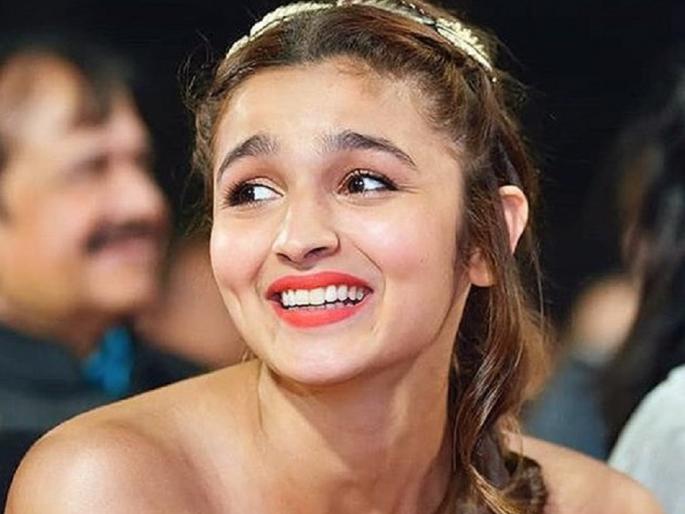 OMG !! alia bhatt scared of working with father mahesh bhatt in film sadak 2 | OMG!! ‘सडक2’ सुरू करण्यापूर्वीचं आलिया भट्टला भरली धडकी; पण का? OMG !! alia bhatt scared of working with father mahesh bhatt in film sadak 2 | OMG!! ‘सडक2’ सुरू करण्यापूर्वीचं आलिया भट्टला भरली धडकी; पण का?