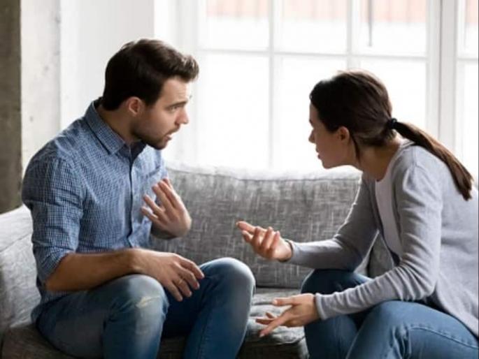 You can deal with possessive partner with these easy relationship tips | जास्त पझेसिव्ह असलेल्या पार्टनरला कसं कंट्रोल कराल? या टिप्स ठरतील फायदेशीर You can deal with possessive partner with these easy relationship tips | जास्त पझेसिव्ह असलेल्या पार्टनरला कसं कंट्रोल कराल? या टिप्स ठरतील फायदेशीर