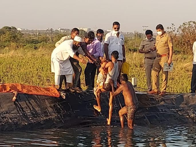Shocking; Three drowned in farm; Incidents in North Solapur taluka | धक्कादायक; शेततळ्यात बुडून तिघांचा मृत्यू; उत्तर सोलापूर तालुक्यातील घटना Shocking; Three drowned in farm; Incidents in North Solapur taluka | धक्कादायक; शेततळ्यात बुडून तिघांचा मृत्यू; उत्तर सोलापूर तालुक्यातील घटना