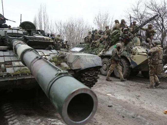 Russia Ukraine War: Putin betrayed by russian army? Ukraine war to end in 48 hours | Russia Ukraine War: पुतीन यांना सैन्यानेच दगा दिला? 48 तासांत युक्रेनला संपवायचे होते; रशियावरच डाव उलटला Russia Ukraine War: Putin betrayed by russian army? Ukraine war to end in 48 hours | Russia Ukraine War: पुतीन यांना सैन्यानेच दगा दिला? 48 तासांत युक्रेनला संपवायचे होते; रशियावरच डाव उलटला