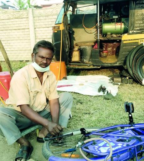 What can I say, brother, it takes strength to run a house ... | काय सांगू भाऊ, घर चालवायले जिगर लागते नं... What can I say, brother, it takes strength to run a house ... | काय सांगू भाऊ, घर चालवायले जिगर लागते नं...