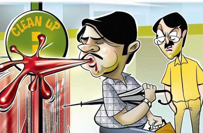 Beware of those who spit on the road, take action against 19 people in Nagpur one day | रस्त्यावर थुंकणाऱ्यांनो सावधान, नागपुरात एका दिवसात १९ जणांविरुद्ध कारवाई Beware of those who spit on the road, take action against 19 people in Nagpur one day | रस्त्यावर थुंकणाऱ्यांनो सावधान, नागपुरात एका दिवसात १९ जणांविरुद्ध कारवाई