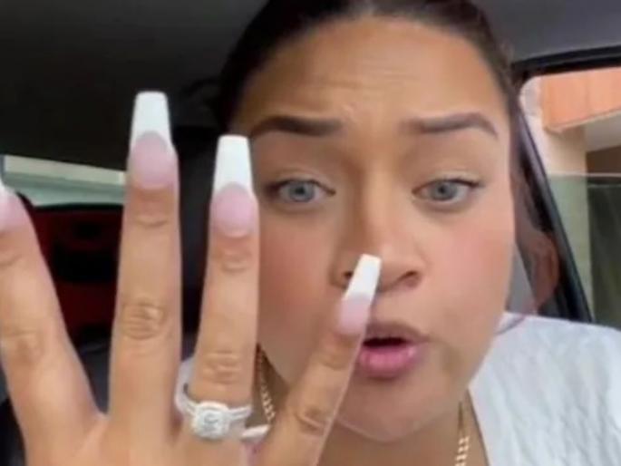 woman delivered baby in four minutes doctor and couple both shocked | बाबो! फक्त ४ मिनिटात दिला बाळाला जन्म, इतक्या कमी वेळात बाप झाल्याने पती शॉक woman delivered baby in four minutes doctor and couple both shocked | बाबो! फक्त ४ मिनिटात दिला बाळाला जन्म, इतक्या कमी वेळात बाप झाल्याने पती शॉक