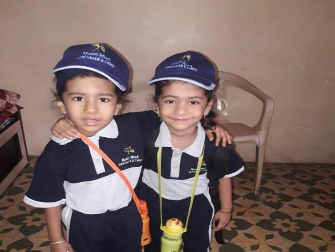 Vishrantwadi shocked by the accidental death of twin girls, the death of stomach bullets in front of the mother | जुळ्या मुलींच्या अपघाती निधनाने विश्रांतवाडी हळहळली, आईच्या डोळ्यादेखत पोटच्या गोळ्यांचा मृत्यू Vishrantwadi shocked by the accidental death of twin girls, the death of stomach bullets in front of the mother | जुळ्या मुलींच्या अपघाती निधनाने विश्रांतवाडी हळहळली, आईच्या डोळ्यादेखत पोटच्या गोळ्यांचा मृत्यू