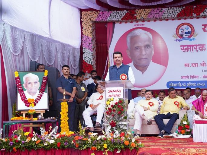 Ganapatrao Deshmukh Memorial in maharashtra vidhimandal; Information by Devendra Fadnavis | विधिमंडळाच्या परिसरात स्व. गणपतराव देशमुखांचे स्मारक; देवेंद्र फडणवीसांची ग्वाही Ganapatrao Deshmukh Memorial in maharashtra vidhimandal; Information by Devendra Fadnavis | विधिमंडळाच्या परिसरात स्व. गणपतराव देशमुखांचे स्मारक; देवेंद्र फडणवीसांची ग्वाही