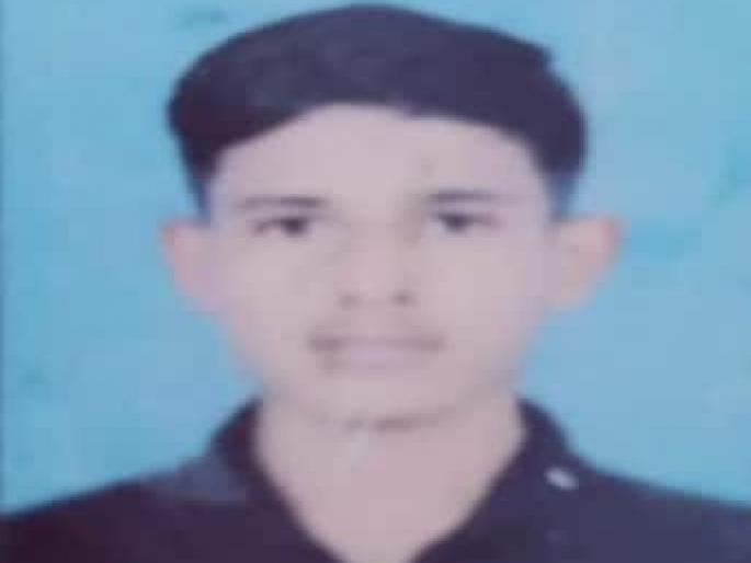 A boy died on the spot after being stabbed by a coyota, the incident took place at the Undavadi Supe bus stand | कोयत्याने वार केल्याने मुलाचा जागीच मृत्यू, उंडवडी सुपे बसस्थनकावर घडली घटना A boy died on the spot after being stabbed by a coyota, the incident took place at the Undavadi Supe bus stand | कोयत्याने वार केल्याने मुलाचा जागीच मृत्यू, उंडवडी सुपे बसस्थनकावर घडली घटना