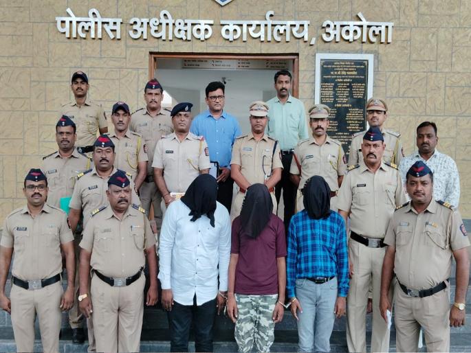 The then manager who planned the robbery has arrested | दराेड्याचा प्लान रचणाऱ्या तत्कालीन मॅनेजरला ठाेकल्या बेड्या The then manager who planned the robbery has arrested | दराेड्याचा प्लान रचणाऱ्या तत्कालीन मॅनेजरला ठाेकल्या बेड्या