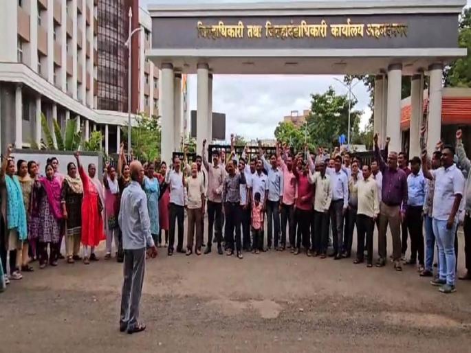Even on the 5th day, the revenue employees are on the agitation | पाचव्या दिवशीही महसूल कर्मचारी आंदोलनावर ठाम Even on the 5th day, the revenue employees are on the agitation | पाचव्या दिवशीही महसूल कर्मचारी आंदोलनावर ठाम