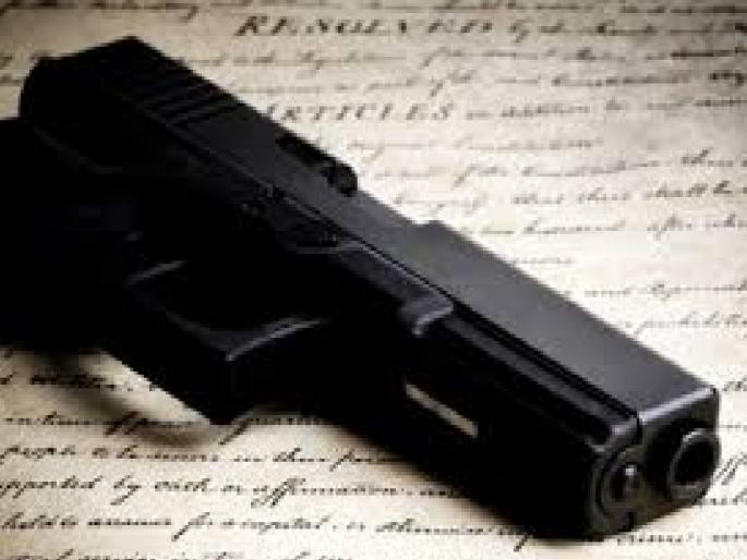 Two arrested in Satara, two pistols and three live cartridges seized | साताऱ्यात दोघे ताब्यात, दोन पिस्टल अन् तीन जिवंत काडतुसे जप्त Two arrested in Satara, two pistols and three live cartridges seized | साताऱ्यात दोघे ताब्यात, दोन पिस्टल अन् तीन जिवंत काडतुसे जप्त