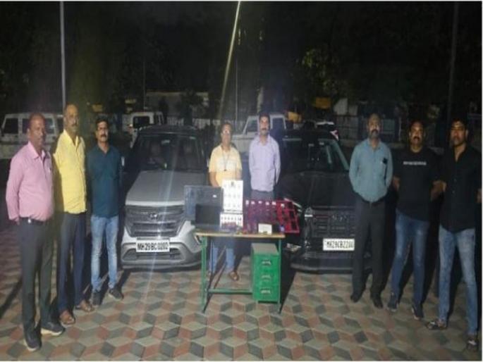 Bookies of Yavatmal arrested red-handed from fifty lay outs | यवतमाळच्या बुकींना पन्नासे ले आऊटमधून रंगेहाथ अटक Bookies of Yavatmal arrested red-handed from fifty lay outs | यवतमाळच्या बुकींना पन्नासे ले आऊटमधून रंगेहाथ अटक