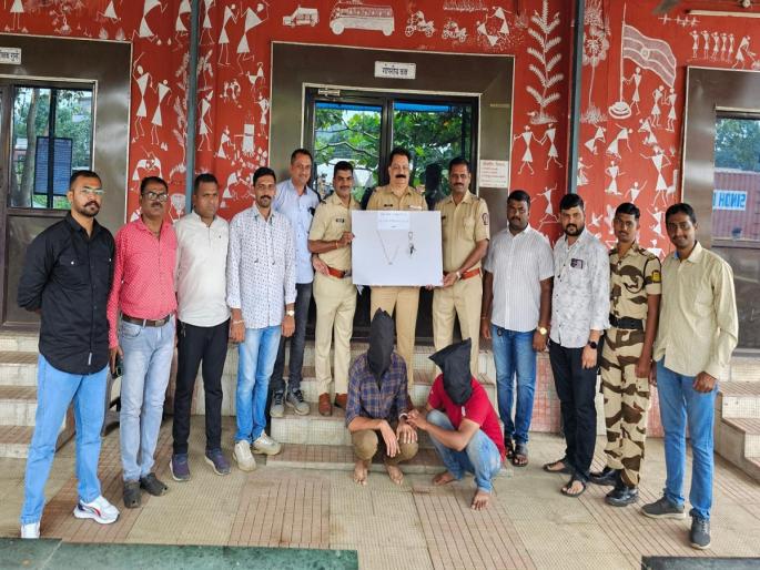 Two accused who stole gold chain were arrested for 24 hours | जबरीने सोनसाखळी चोरणाऱ्या दोन आरोपींना २४ तासास अटक Two accused who stole gold chain were arrested for 24 hours | जबरीने सोनसाखळी चोरणाऱ्या दोन आरोपींना २४ तासास अटक