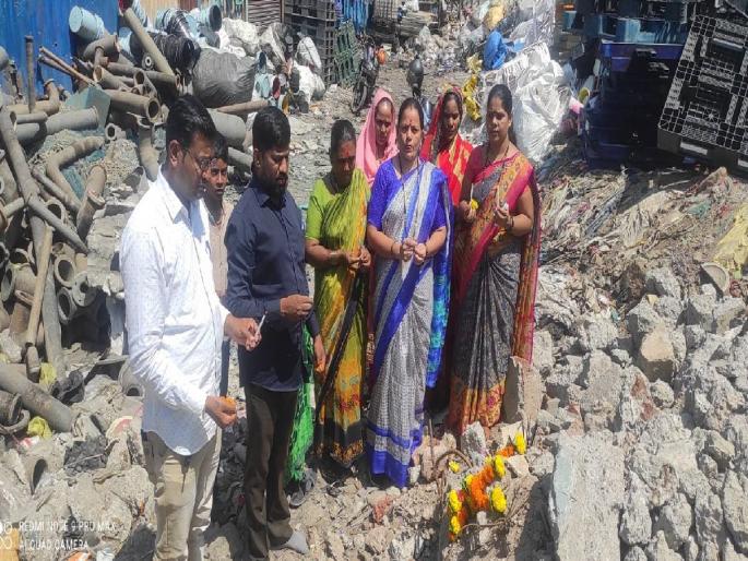 Tributes were paid to the victims of the Lucky Compound incident | लकी कंपाउंड घटनेतील मृतांना वाहिली श्रध्दांजली   Tributes were paid to the victims of the Lucky Compound incident | लकी कंपाउंड घटनेतील मृतांना वाहिली श्रध्दांजली