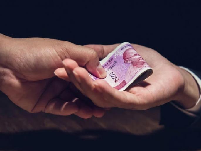 Took a bribe of 30,000, demanded another 50,000, the bribe-taking clerk in the Town Planning Department was caught | ३० हजारांची लाच घेतली, आणखी ५० हजारांची मागणी केली, नगररचना विभागातील लाचखोर लिपीक अडकला Took a bribe of 30,000, demanded another 50,000, the bribe-taking clerk in the Town Planning Department was caught | ३० हजारांची लाच घेतली, आणखी ५० हजारांची मागणी केली, नगररचना विभागातील लाचखोर लिपीक अडकला