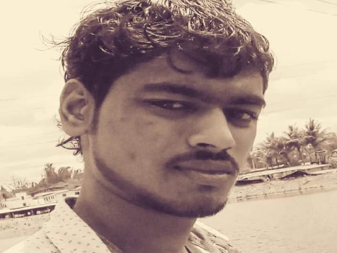 A youth of Padwalwadi was killed in an accident near Ashtya | आष्ट्याजवळ अपघातात पडवळवाडीचा युवक ठार A youth of Padwalwadi was killed in an accident near Ashtya | आष्ट्याजवळ अपघातात पडवळवाडीचा युवक ठार