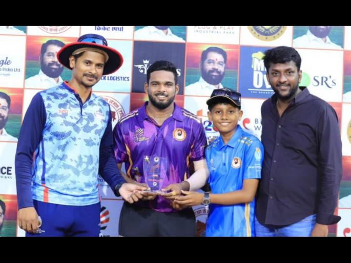 Eknath Shinde Cricket Club (B) in the final | एकनाथ शिंदे क्रिकेट क्लब (ब) अंतिम फेरीत Eknath Shinde Cricket Club (B) in the final | एकनाथ शिंदे क्रिकेट क्लब (ब) अंतिम फेरीत