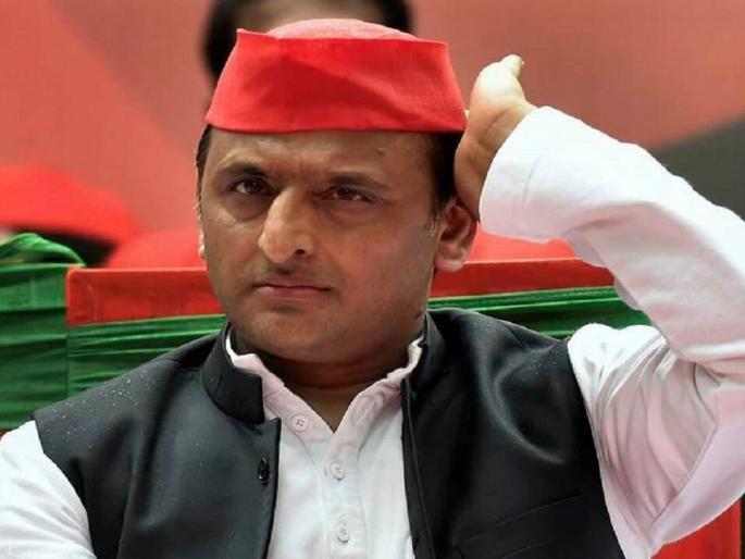 UP Election 2022: 'A Police' cost Akhilesh Yadav in Mainpuri; Crowd uncontrolled leave rally and went away from Helicopter | UP Election 2022: अखिलेश यादवांना 'ए पोलीस' महागात पडले; कार्यकर्ते एवढे बेभान झाले की सभा सोडून जावे लागले UP Election 2022: 'A Police' cost Akhilesh Yadav in Mainpuri; Crowd uncontrolled leave rally and went away from Helicopter | UP Election 2022: अखिलेश यादवांना 'ए पोलीस' महागात पडले; कार्यकर्ते एवढे बेभान झाले की सभा सोडून जावे लागले