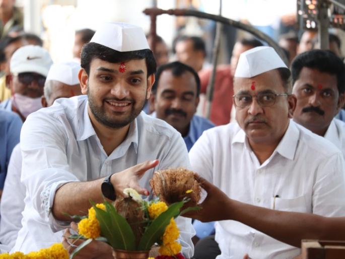 Management of Utopian Sugars now to Rohan Paricharak; Announcement of Umesh Paricharak | युटोपियन शुगर्सचे व्यवस्थापन आता रोहन परिचारकाकडे; उमेश परिचारकांची घोषणा Management of Utopian Sugars now to Rohan Paricharak; Announcement of Umesh Paricharak | युटोपियन शुगर्सचे व्यवस्थापन आता रोहन परिचारकाकडे; उमेश परिचारकांची घोषणा