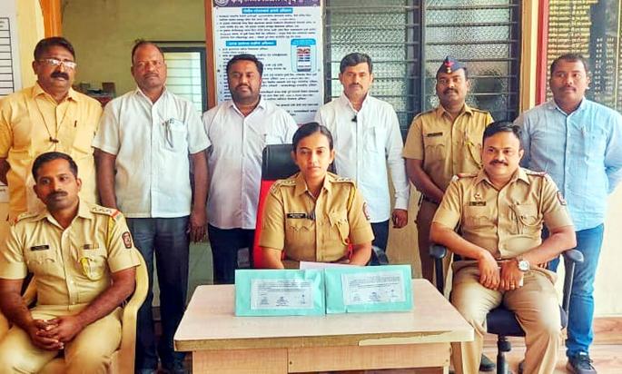 The unraveling of the two most talked about robberies on Mars; Interstate gang of robbers arrested | मंगळवेढ्यातील बहुचर्चित दोन दरोडयाचा उलघडा; दरोडेखोरांची आंतरराज्यीय टोळी जेरबंद The unraveling of the two most talked about robberies on Mars; Interstate gang of robbers arrested | मंगळवेढ्यातील बहुचर्चित दोन दरोडयाचा उलघडा; दरोडेखोरांची आंतरराज्यीय टोळी जेरबंद