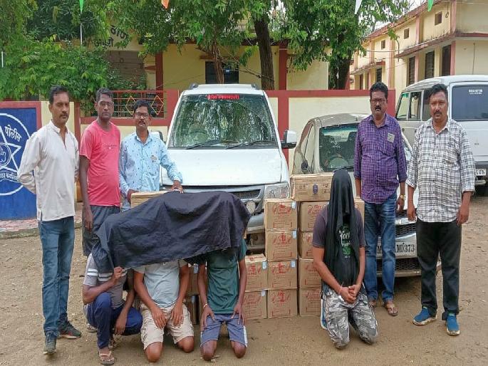 Four arrested for illegally transporting liquor in Gadchiroli; Liquor stock worth 2 lakh 17 thousand seized along with two cars | दारूची अवैध वाहतूक करणाऱ्या चौघांना अटक; दोन कारसह २ लाख १७ हजारांचा दारूसाठा जप्त Four arrested for illegally transporting liquor in Gadchiroli; Liquor stock worth 2 lakh 17 thousand seized along with two cars | दारूची अवैध वाहतूक करणाऱ्या चौघांना अटक; दोन कारसह २ लाख १७ हजारांचा दारूसाठा जप्त