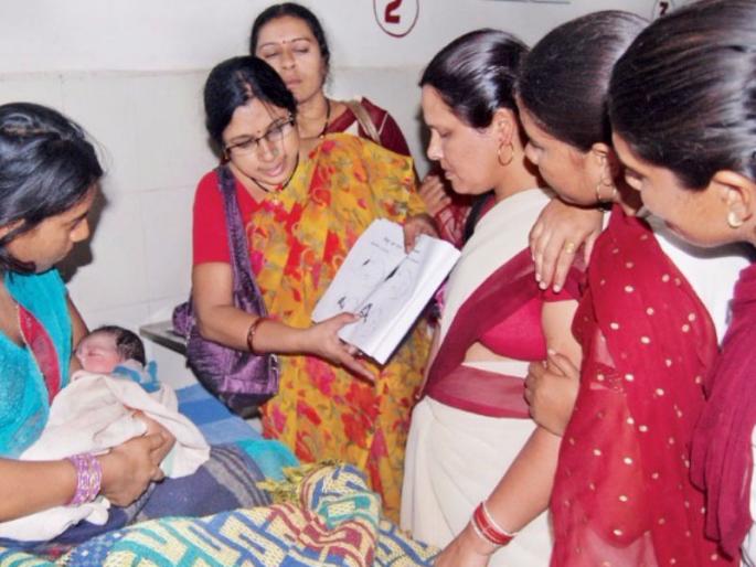 Solapur gets the benefit of 'Matruvandana'; 5 thousand help for first childbirth! | सोलापूरला मिळणार ‘मातृवंदना’चा लाभ; पहिल्या बाळंतपणासाठी ५ हजारांची मदत ! Solapur gets the benefit of 'Matruvandana'; 5 thousand help for first childbirth! | सोलापूरला मिळणार ‘मातृवंदना’चा लाभ; पहिल्या बाळंतपणासाठी ५ हजारांची मदत !