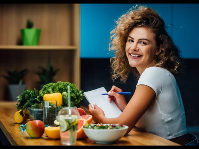 World Health Day 2023: In summer the intake of chili spices junk food and hot beverages should be reduced | World Health Day 2023: उन्हाळ्यात चुकूनही खाऊ नका हे पदार्थ, पडू शकतं महागात World Health Day 2023: In summer the intake of chili spices junk food and hot beverages should be reduced | World Health Day 2023: उन्हाळ्यात चुकूनही खाऊ नका हे पदार्थ, पडू शकतं महागात