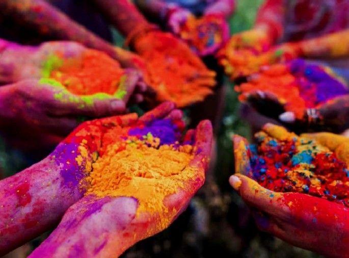 This year's Holi is 'Chinese' free; The horror of 'Corona' | यंदाची होळी ‘चायनीज’ मुक्त; ‘कोरोना’ची दहशत This year's Holi is 'Chinese' free; The horror of 'Corona' | यंदाची होळी ‘चायनीज’ मुक्त; ‘कोरोना’ची दहशत